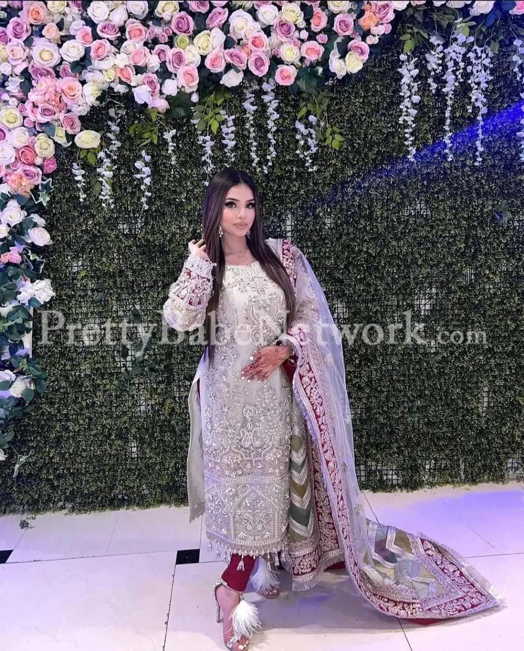 My Self Simrin Available to Offer Escort Service in Only Delhi 5-Star Hotels